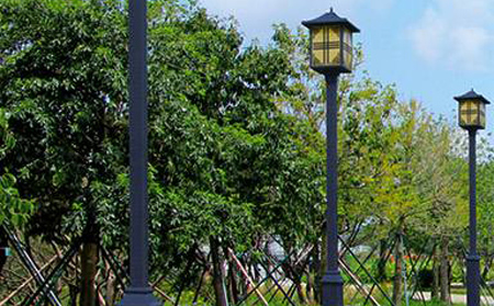 太阳能日土庭院灯价格为何差三倍？关键看这几点